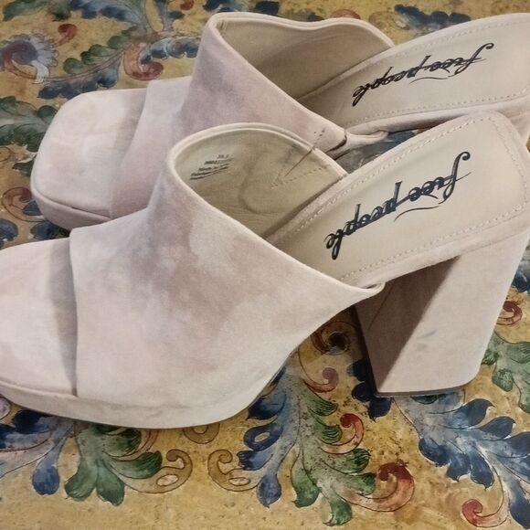 Free People Margo Suede Mules NWOT - Picture 2 of 15